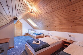 Eco Farm Mikl Pine Tree Apartment