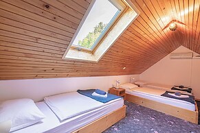 Eco Farm Mikl Pine Tree Apartment