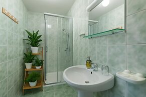 Eco Farm Mikl Pine Tree Apartment