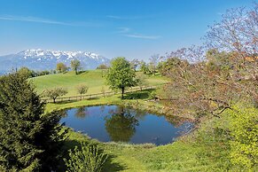 Suite Alder embraced by nature