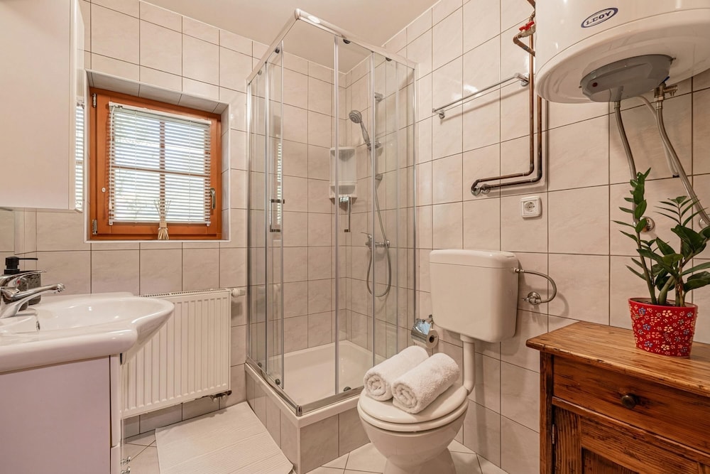 Suite Alder embraced by nature