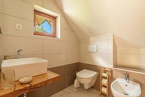 Suite Alder embraced by nature