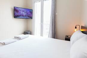 Modern Comfort 1Bd Apt with Balcony
