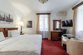Arc de Triomphe by CityBookings