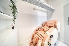 Modern 3BR Palm Penthouse w Private Plunge Pool