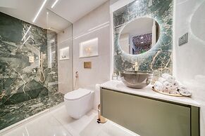 Modern 3BR Palm Penthouse w Private Plunge Pool