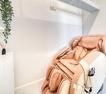 Modern 3BR Palm Penthouse w Private Plunge Pool
