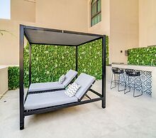 Modern 3BR Palm Penthouse w Private Plunge Pool