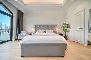 Modern 3BR Palm Penthouse w Private Plunge Pool