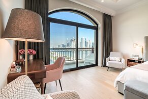 Modern 3BR Palm Penthouse w Private Plunge Pool