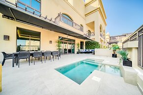 Modern 3BR Palm Penthouse w Private Plunge Pool