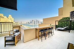 Modern 3BR Palm Penthouse w Private Plunge Pool
