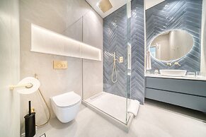 Modern 3BR Palm Penthouse w Private Plunge Pool