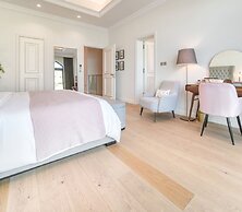 Modern 3BR Palm Penthouse w Private Plunge Pool
