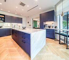 Modern 3BR Palm Penthouse w Private Plunge Pool