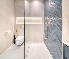 Modern 3BR Palm Penthouse w Private Plunge Pool