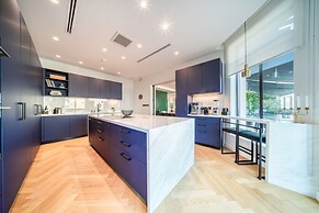 Modern 3BR Palm Penthouse w Private Plunge Pool
