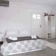 Kyon Beach Suites Kythnos