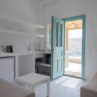 Kyon Beach Suites Kythnos
