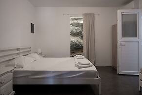 Kyon Beach Suites Kythnos