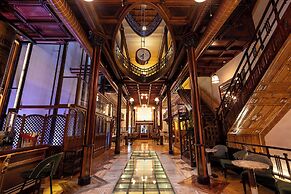 Hotel Tres Campanas