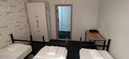 HOSTEL CHINOR