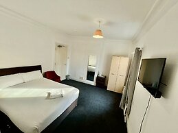 Cumberland Hotel