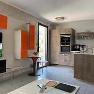Two Bed Apt With Lovely Terrace - 2195