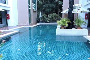6-26 - 1 Bdr Condo With Balcony and Shared Pool