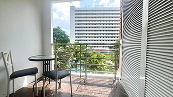 6-26 - 1 Bdr Condo With Balcony and Shared Pool