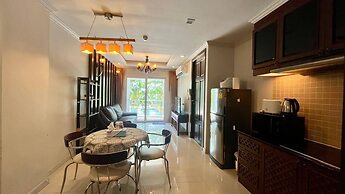 6-26 - 1 Bdr Condo With Balcony and Shared Pool