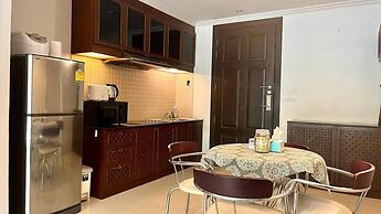 6-26 - 1 Bdr Condo With Balcony and Shared Pool