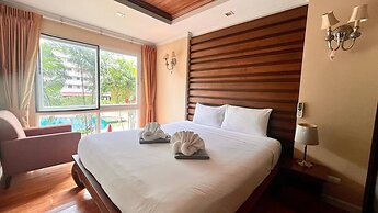 6-26 - 1 Bdr Condo With Balcony and Shared Pool