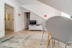 Nomad s Castel Lisbon - 1bdr The Reader