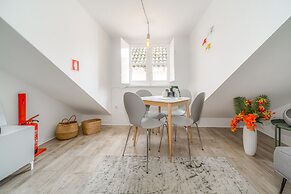 Nomad s Castel Lisbon - 1bdr The Reader