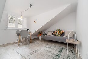 Nomad s Castel Lisbon - 1bdr The Reader