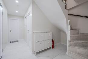 Sea View Duplex w Terrace in Goldenhorn
