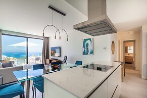 Seaview Residence with pool