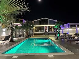 La Mirage Group Villas