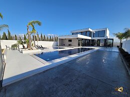 La Mirage Group Villas