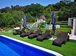 Apartments Villa Subic