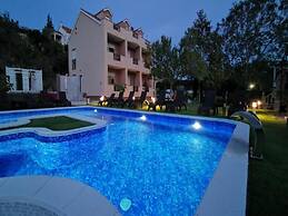 Apartments Villa Subic