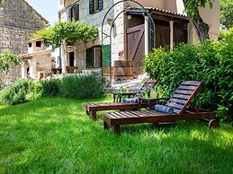 Authentic Stone House Lola