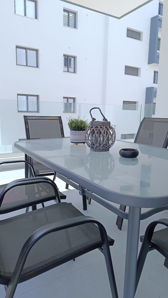 Larvella Estia Luxury Suites