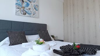 Larvella Estia Luxury Suites
