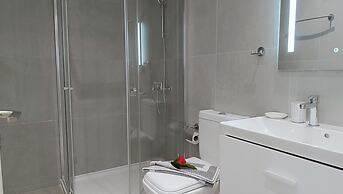 Larvella Estia Luxury Suites