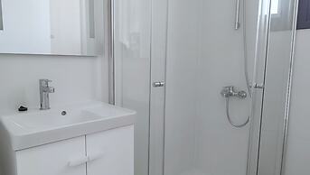 Larvella Estia Luxury Suites