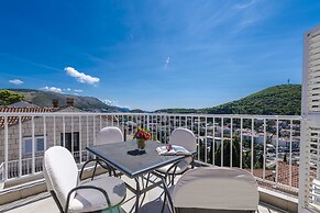 Green Hills Apartment