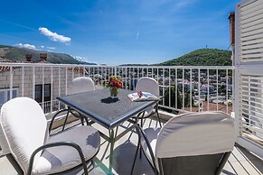 Green Hills Apartment