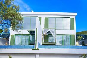 Villa Chives